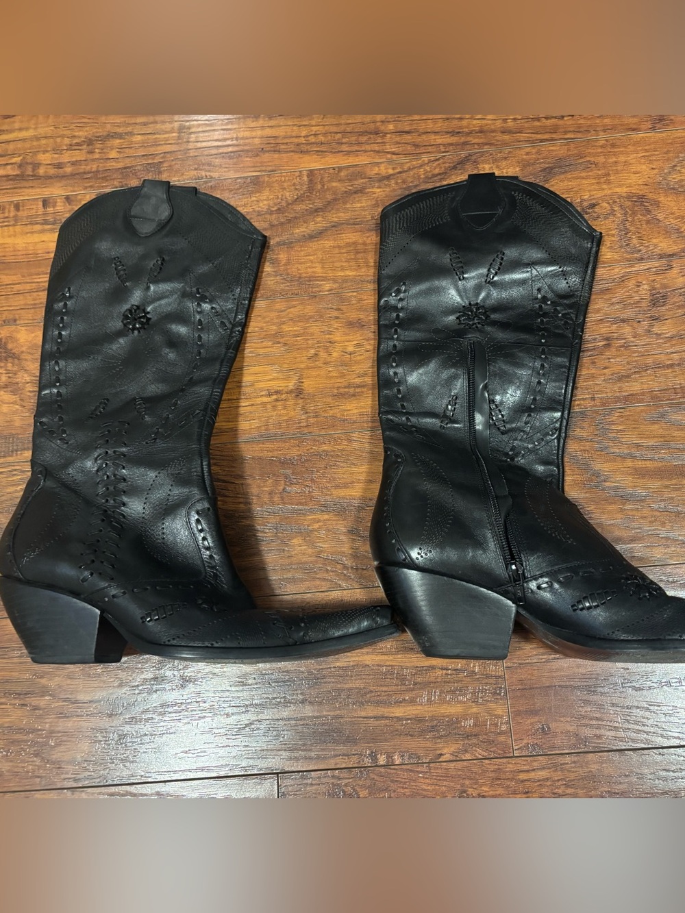 Vintage BCBGirls Black Western-Style Mid-Calf Heeled Boots